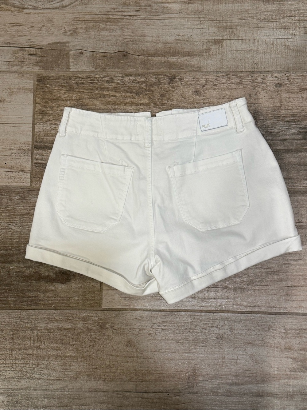 PAIGE Brooklyn pleated stretch denim shorts - Picture 6 of 7